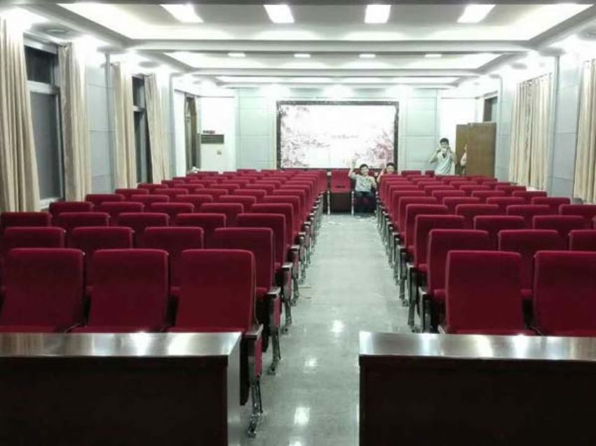 点击查看详细信息<br>标题：礼堂椅系列 阅读次数：1013